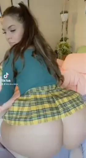 Thick asses in micro skirts >>>>