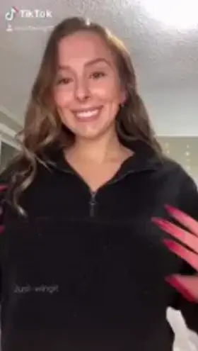 CUTE GRIL do you like it (free folder ion the comments )