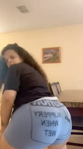 I got oleeee booty and I know how to shake it 💋