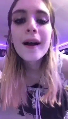 More girls should make this! Her Twitter: @LillyRo84426647 and Fansly: @_shroom_goddes_