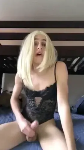 Whoever’s cock is bigger gets to top 😈