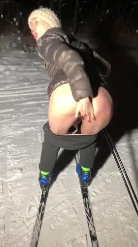 I was super horny on today’s ski trip 🤤