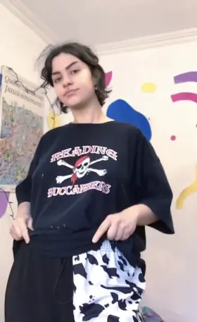 Sleepy boob flash 💕 trying to learn to appreciate my chest, slowly