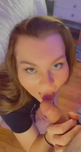 Teasing daddy’s cock 😛🥰