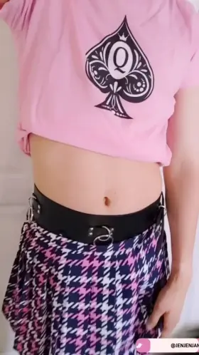 Guess what's under my skirt 🌺