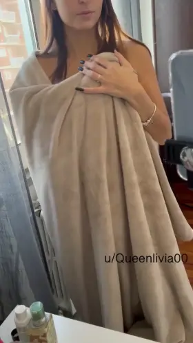 Winter is here and this cover has officially became my new outfit