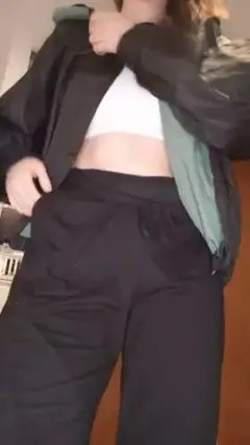 (F) Would you eat my 🍑? 🤓