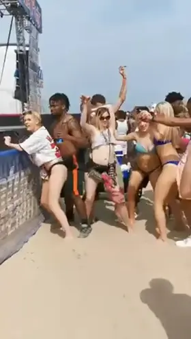 Them whiteboys was pissed 😂🤣