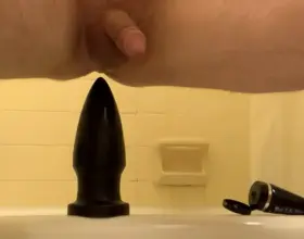 in this magic trick I’ll make this plug disappear!…mostly