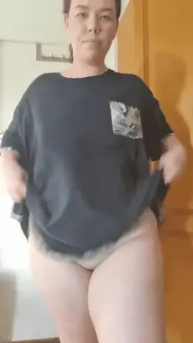 I'm thick and ready to be your fuckdoll