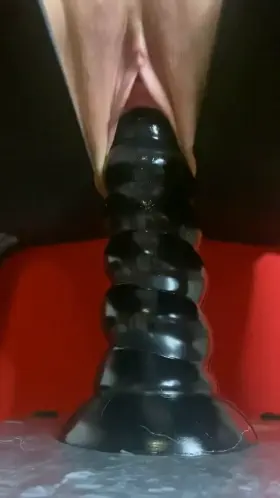 God damn this dildo feels amazing!