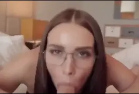 Geiler blowjob hübsche Frau