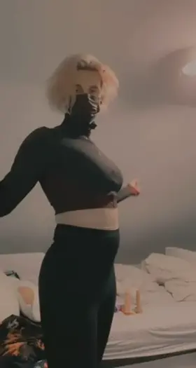 dont mind my dildos 👀💖