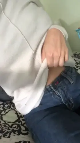 My Sugarbaby bouncing her perfect tits for me, to get me excited to see her later.