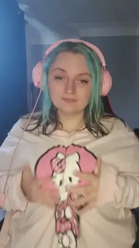 long game queues are the perfect time for titty drops ♡