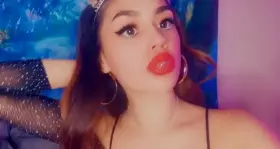 drippy glittery brat 💦