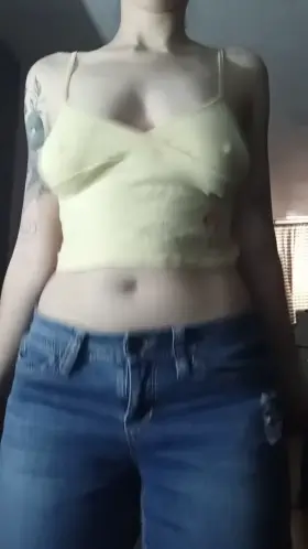 Don't you want to cum over? 💦 I'll be gladly waiting for your load 💕