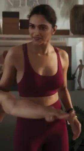 Deepika Padukone is such a sex-bomb uggghh! 🤤🔥💦