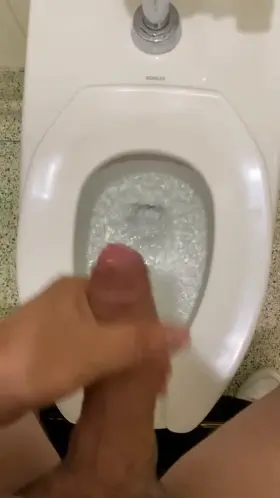 I couldn’t help myself at the YEG airport ✈️