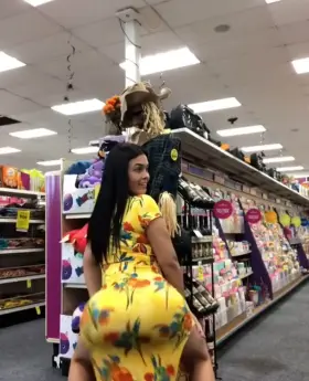 A little shop and twerk