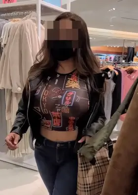 Indian wife knows how to make guys love shopping