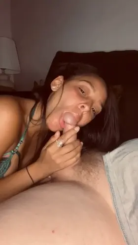 Mornings are better when she give amazing head 💦💦