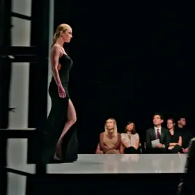 Betty Gilpin in Roar [S1E3-2022]: Catwalk Model