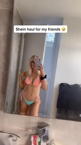 Can anyone tribute my cou sin? Would love to see her covered Dm me or k1k tongtong1212 NN