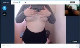 Thicc pale girl shows pplay with a dildo