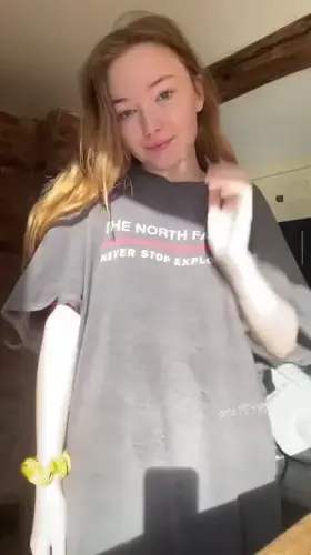 Do you like the way the sun glistens on my little body?