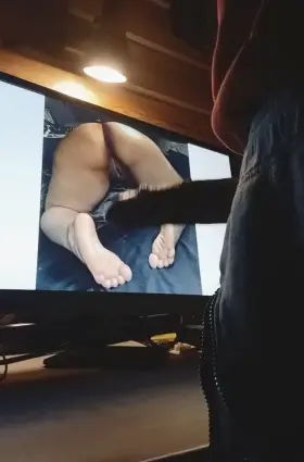 Cocked her fat ass and feet