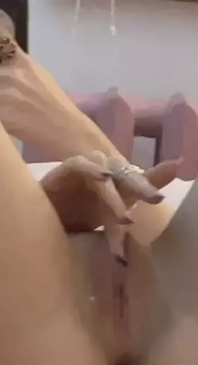 Upvte for present, yes I actually send, try me! S.C👻 melina24kx