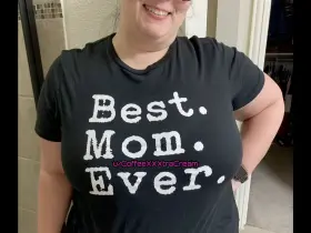 Anyone care to see some [OC] MILF boobs? Of course you do because there is plenty to share! 😉😘