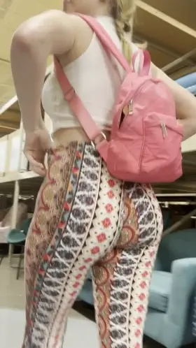 [OC] I got so embarrassed after two employees saw me 😭