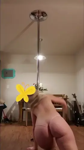 Just here to make you smile or make you hard🤤