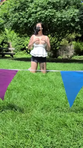 Im coming for that yummy sausage