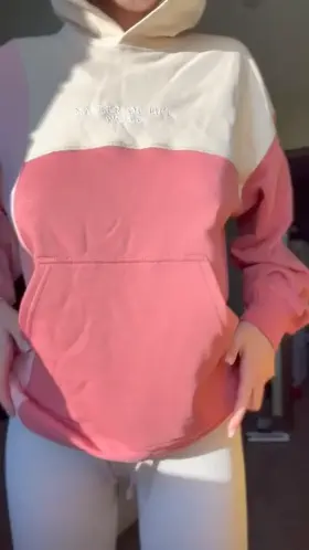 Do u enjoy when girls bounce their tits?)🥰