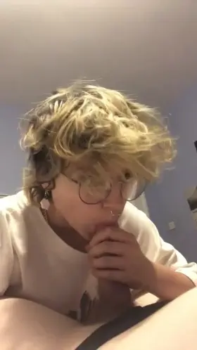 gf said I look cute here :3