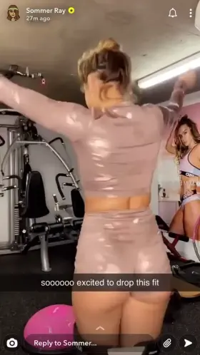 New snap post. Some booty and some toe 🍑🐫😍