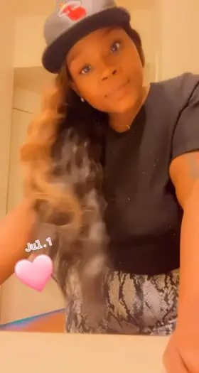 Hey babe..do you like ass or tits?💋