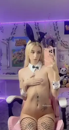 show me lots of love and i’ll move my hand for you 😚