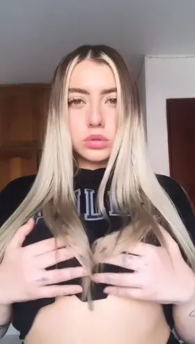 I hope natural tits like mine are still appreciated here!🥰🍒