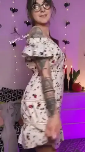 What I’m wearing to meet your parents VS what I change into as soon as we’re back home😇