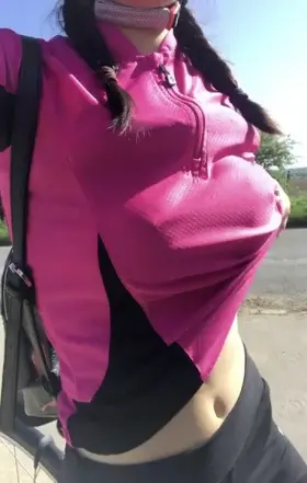 Quick! Before the other cyclists see me...