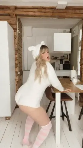 Does daddy like my bunny costume and thigh highs🐰🌸?