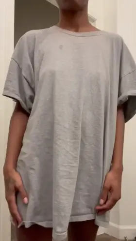 Do you like how my sexy body and Hairy pussy compliment each other?😏💦