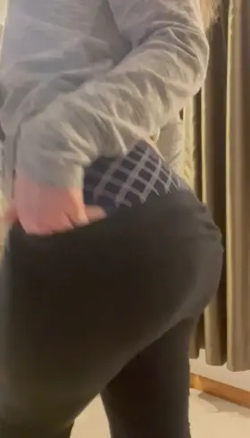 If you can handle my thickness then I’m all yours 😘