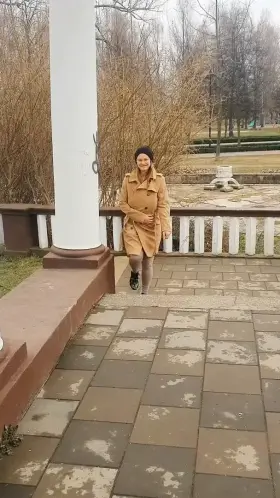 I'm just walking between the columns. And that boobs? Well. heh.