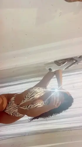 upvote for a nude (instantly)