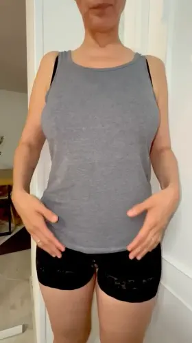 My mommy boobs I think they keep growing (Titty Drop)